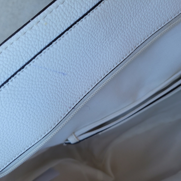 Liz Claiborne Shoulder Bag - Picture 9 of 12